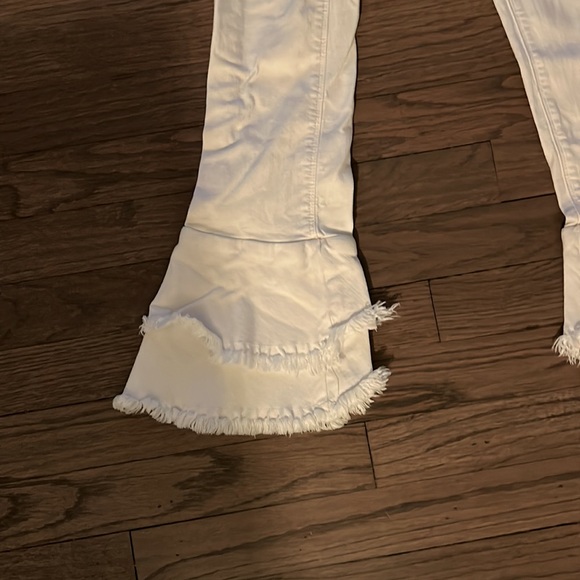 1. State Size 24 White Flair Jeans - Picture 6 of 7
